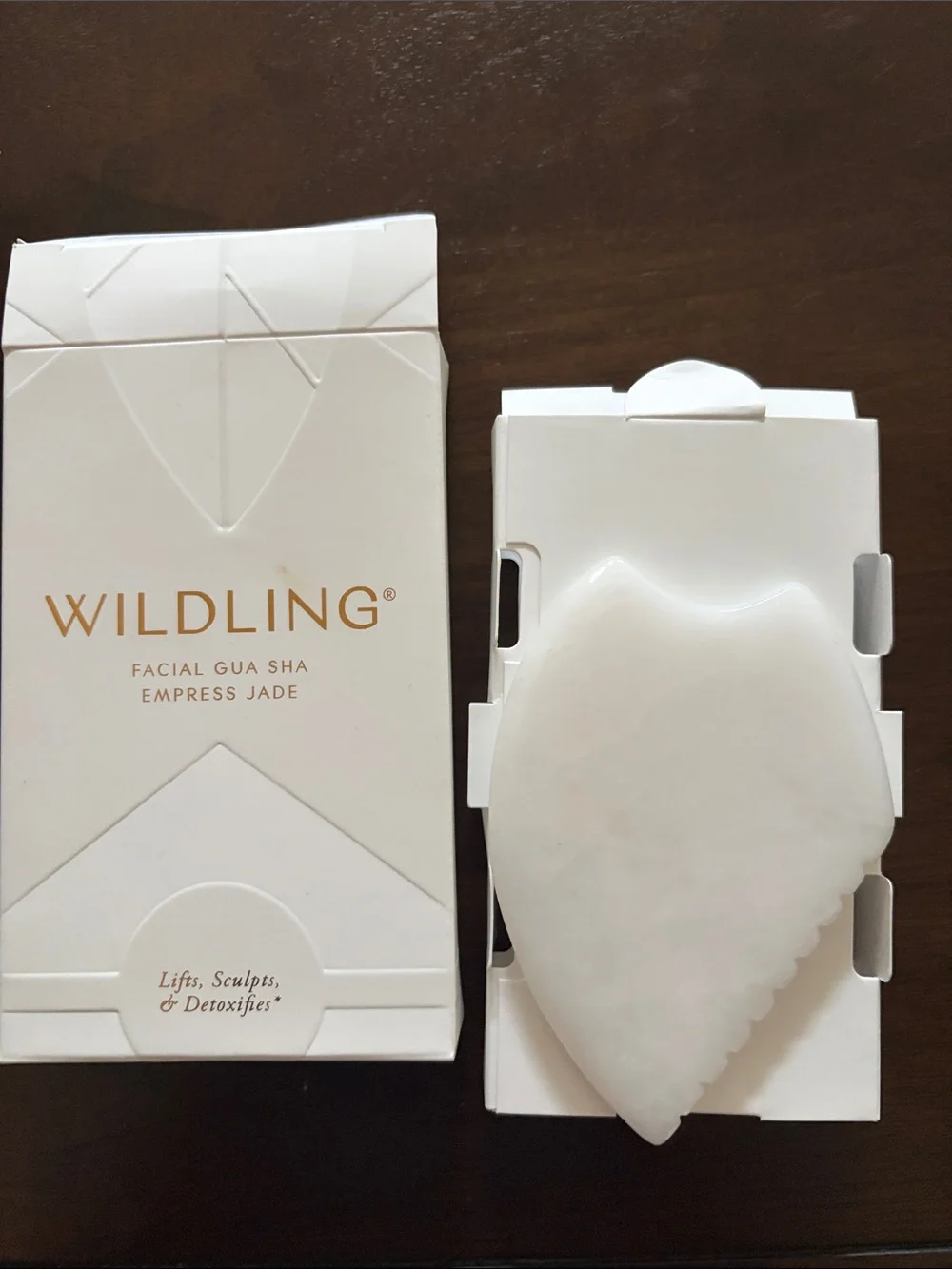WILDLING Facial Gua Sha Empress Jade - White & Gold Box - Picture 2 of 2